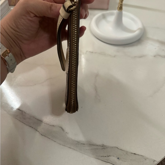 Coach Signature WomenPVC Small Corner Zip Wristlet Khaki Chalk - Picture 5 of 7